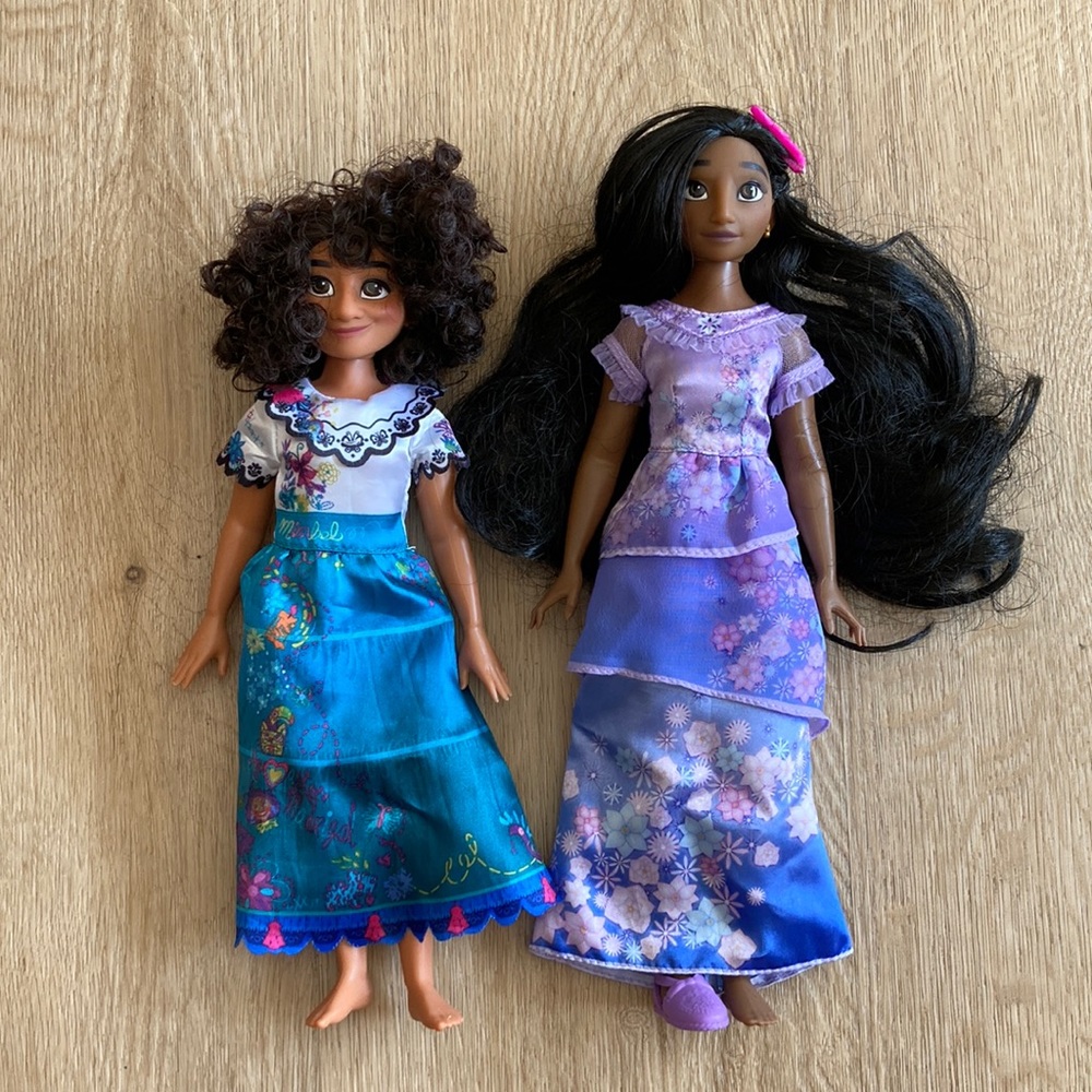 Disney Encanto Mirabel and Isabela